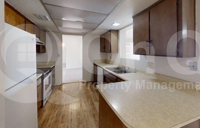 570 S VILLA NUEVA DR