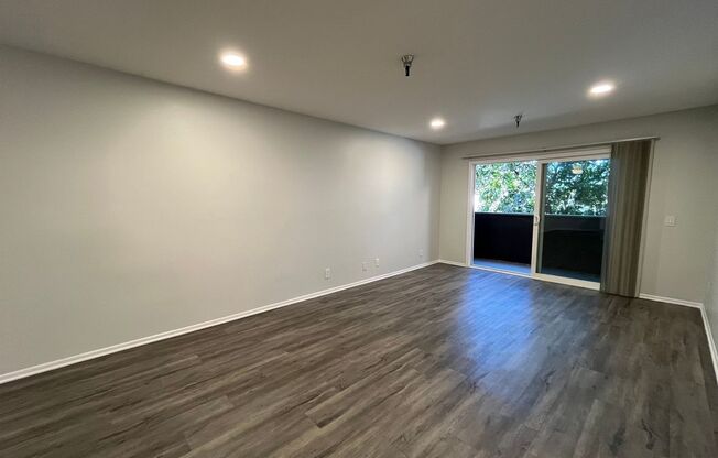 1 bed, 1 bath, 850 sqft, $2,548, Unit 212