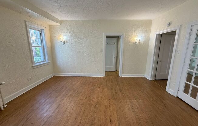 Studio, 1 bath, 308 sqft, $1,175, Unit Bayard Manor 102