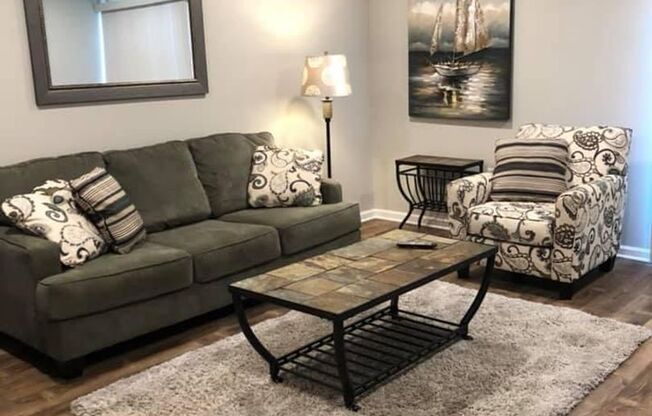 2 beds, 1 bath, 900 sqft, $2,212, Unit B 207