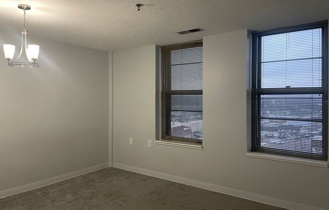 1 bed, 1 bath, $895, Unit 906