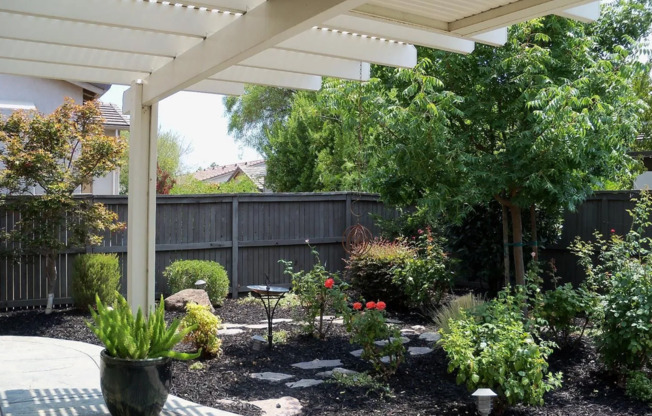 55+ Heritage Park RARE Find!  2-2 w/Private Pool!  Please read entire ad for viewings!!!