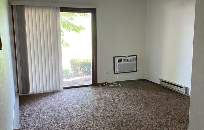 1 bed, 1 bath, 675 sqft, $800