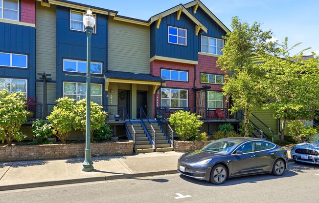 Spacious 2BR/2.5BA Harbour Pointe Townhome with Garage