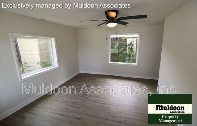 2125 1/2 E 8 ST