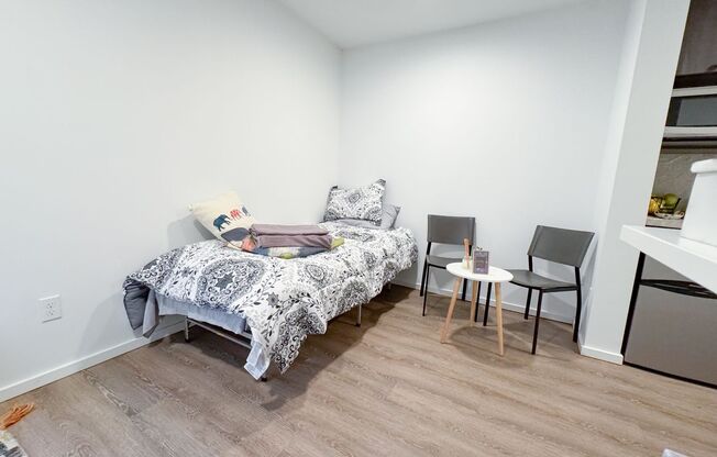 Studio, 1 bath, 186 sqft, $1,150, Unit 227