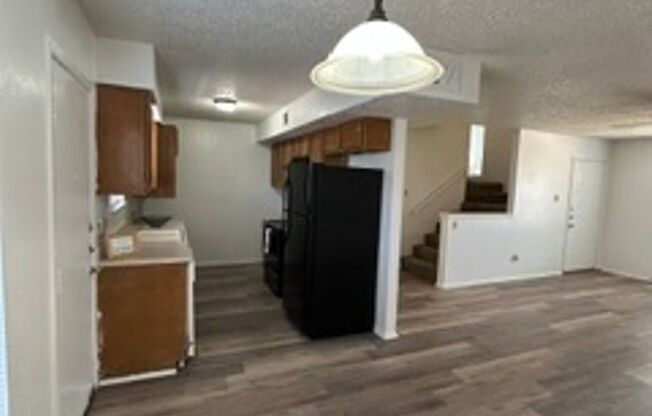 2 beds, 1.5 baths, 1,084 sqft, $950, Unit 0403