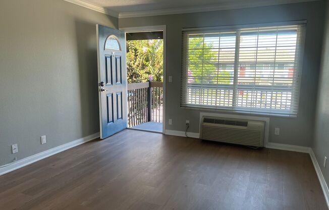 1 bed, 1 bath, 700 sqft, $2,450, Unit K-8