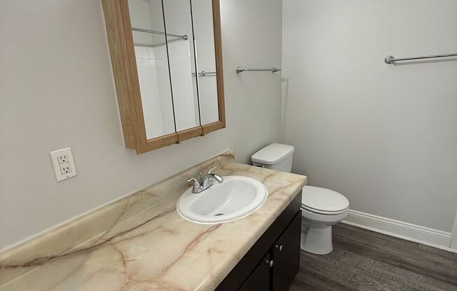 2 beds, 1 bath, 775 sqft, $895, Unit 356N