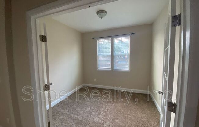 3 beds, 2.5 baths, 1,563 sqft, $1,995