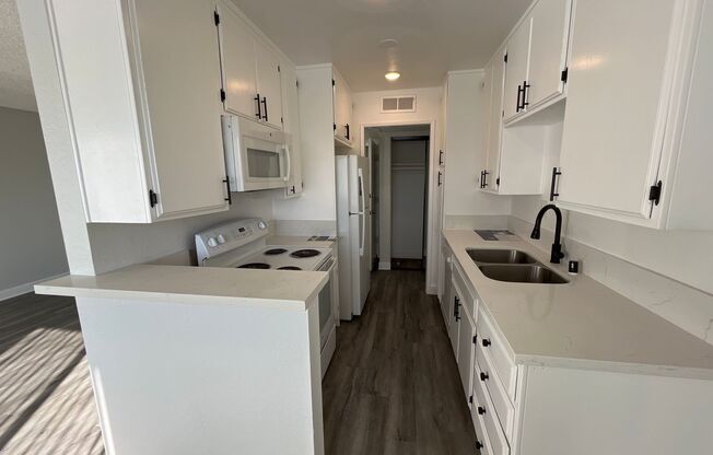 1 bed, 1 bath, 600 sqft, $1,698, Unit 307