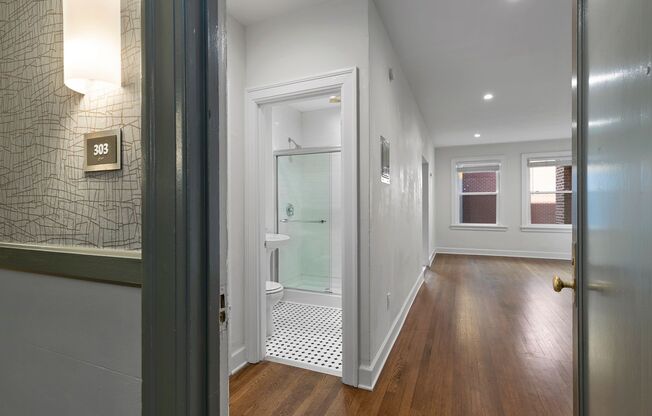 Studio, 1 bath, 463 sqft, $1,525, Unit 303