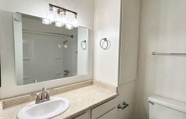 2 beds, 2 baths, 900 sqft, $1,695, Unit 114