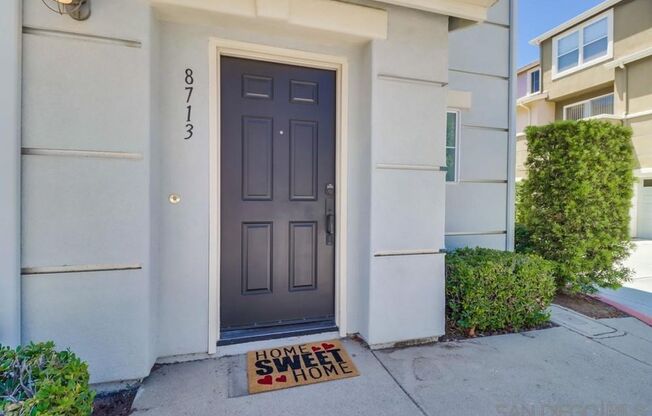 Tri-Level Townhome Condo for Rent – 2 Bed, 2.5 Bath