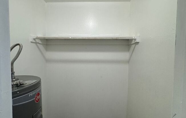 Studio, 1 bath, 600 sqft, $1,000, Unit 209