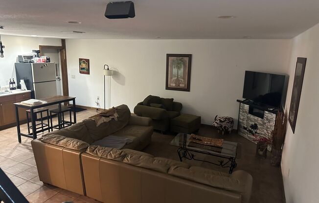 1 bed, 1 bath, $1,200, Unit STUDIO