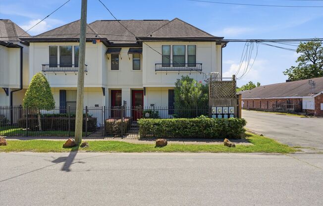 Awesome Two Story town home located in the heart of the city!