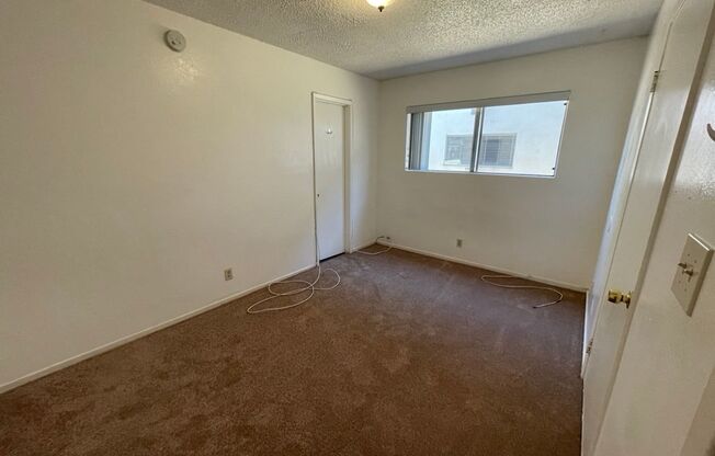 2 beds, 1.5 baths, $4,000, Unit 2