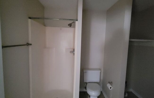 2 beds, 2 baths, 1,000 sqft, $1,275, Unit 1829