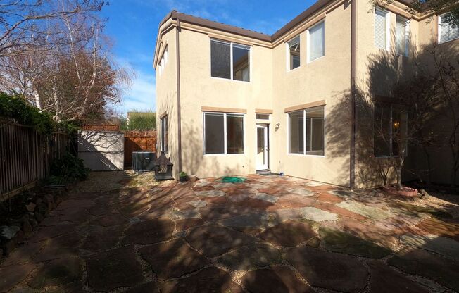 SPACIOUS THREE BEDROOM HOUSE IN HAMILTON