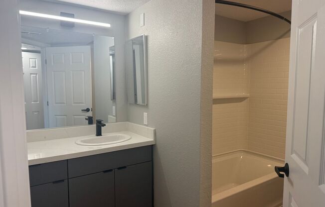 2 beds, 1 bath, 821 sqft, $2,820, Unit E003