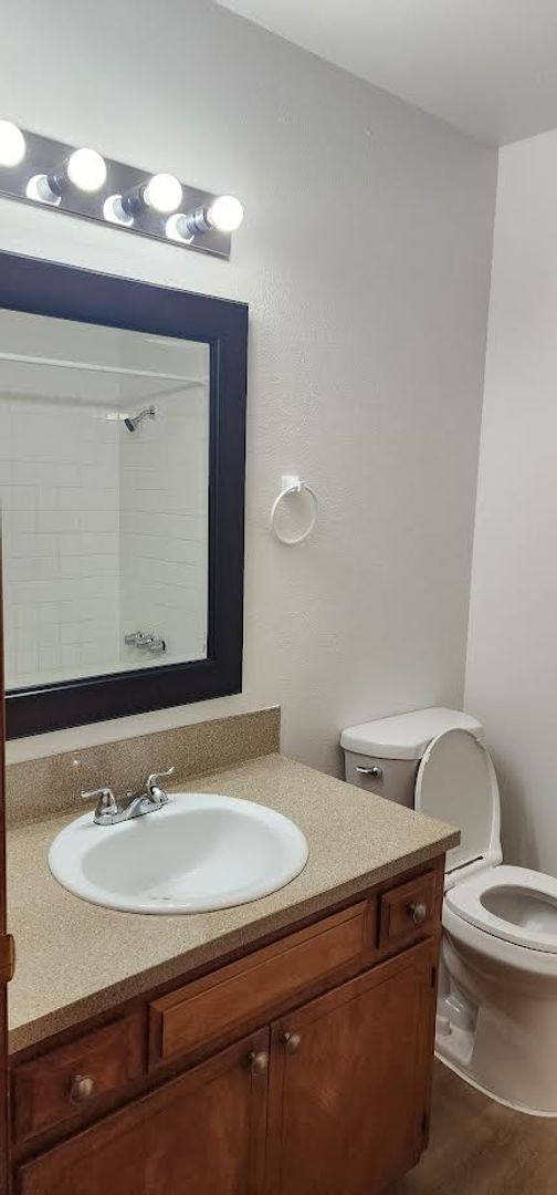 Spacious Ground Floor 2BR – Pet Friendly – Available Mid-June