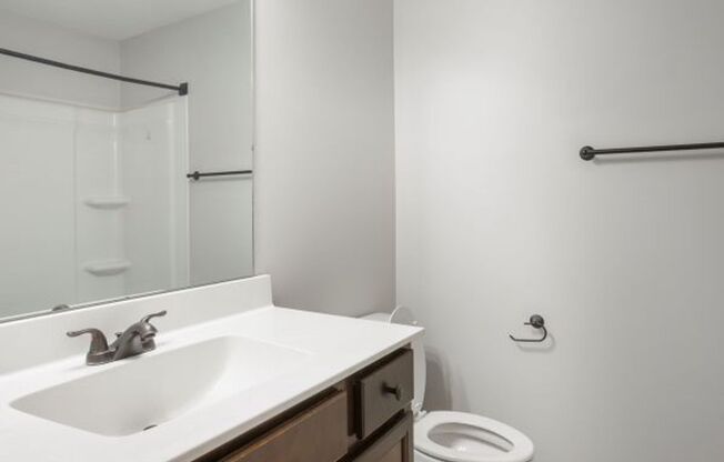 2 beds, 1.5 baths, 1,050 sqft, $1,300, Unit Memorial Drive - E