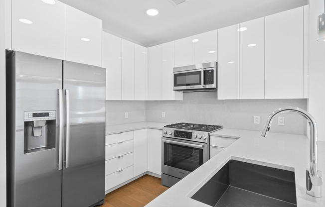 2 beds, 2 baths, 1,075 sqft, $4,650, Unit 416