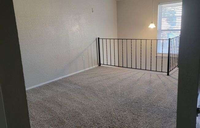 1 bed, 1 bath, $800, Unit 26-CL