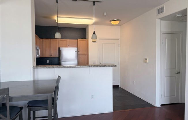 1 bed, 1 bath, 735 sqft, $2,300, Unit 318