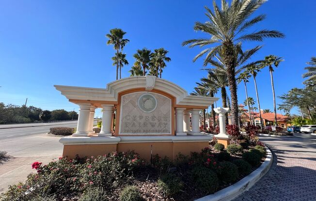 Awesome apartment at Cypress fairway!