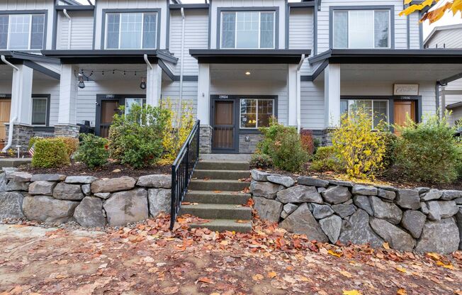 Beautiful 2br/2ba Townhome in Great Wilsonville Location!  ** MOVE IN SPECIAL **