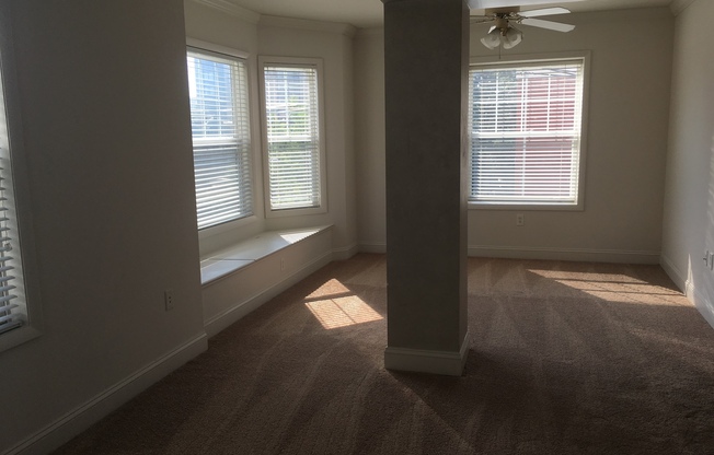 2 beds, 2 baths, 840 sqft, $1,877, Unit 4-0407