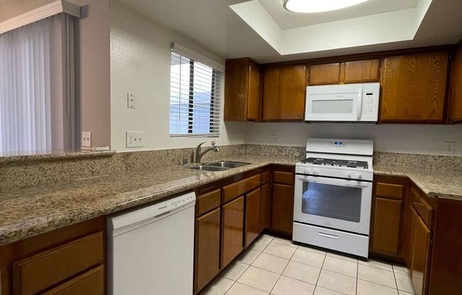 2 beds, 2 baths, 900 sqft, $2,395, Unit 3643