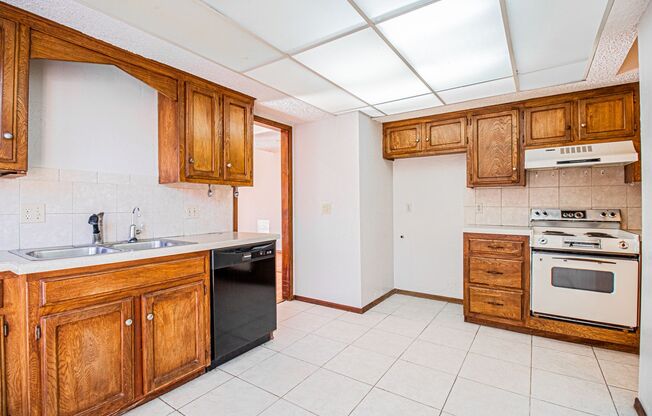 2 beds, 2 baths, $1,325