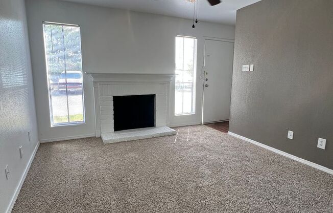 1 bed, 1.5 baths, 776 sqft, $975, Unit 19-604