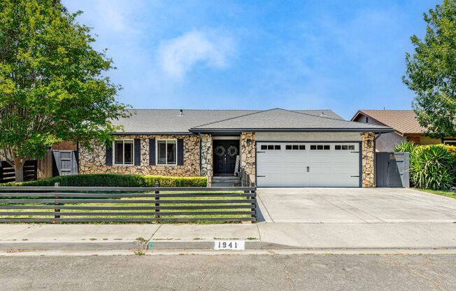 3 bedroom home for RENT in Turlock with built-in POOL
