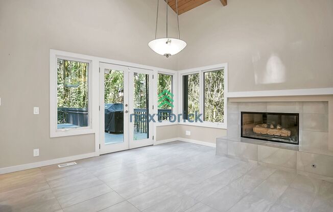 Stunning 5 Bed 2.5 Bath for Rent in Mercer Island!