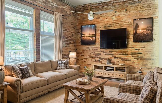 4 beds, 2 baths, 992 sqft, $3,195, Unit 113