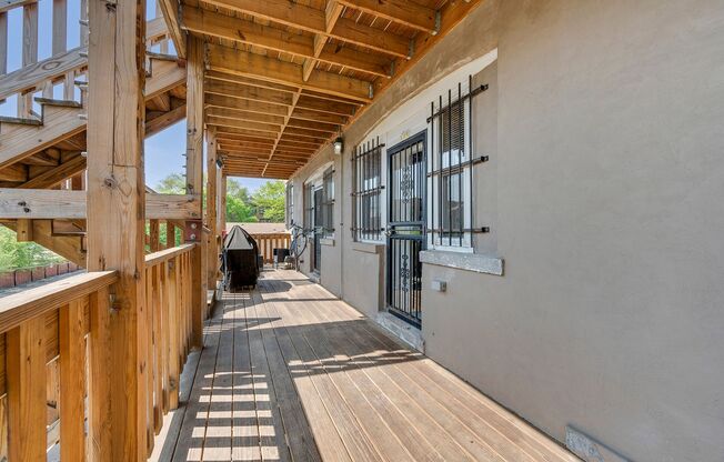 3 beds, 2 baths, 1,345 sqft, $2,150, Unit 4143 S. Michigan Ave #1