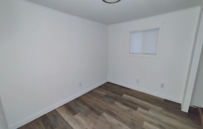 2 beds, 1 bath, 500 sqft, $1,150, Unit 5