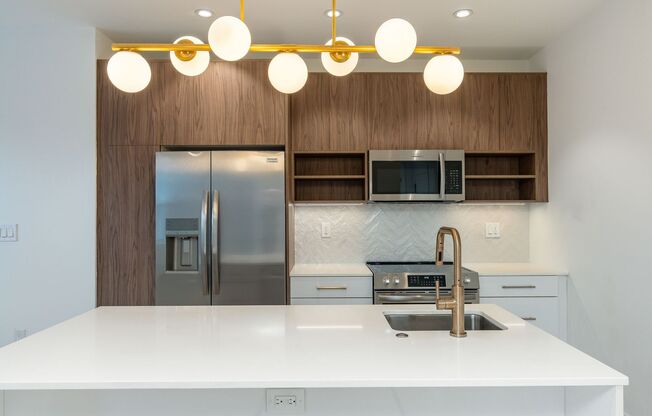 2 beds, 2 baths, 1,022 sqft, $2,795, Unit PH-16