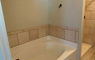 Great 2bd 2.5ba Townhome in Germantown