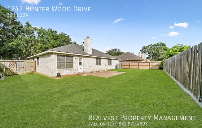 1242 HUNTER WOOD DR