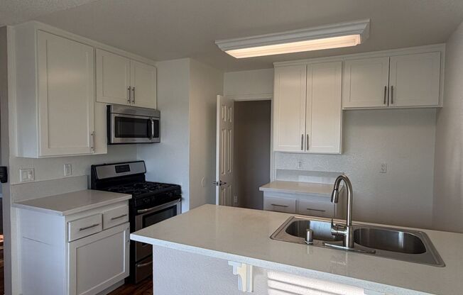 2 beds, 2 baths, 959 sqft, $2,930, Unit 0264