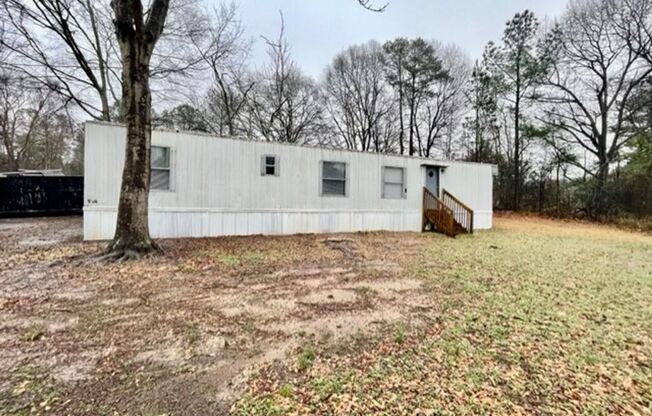 Adorable 2 bedroom 1 bath Moble Home located it Dallas