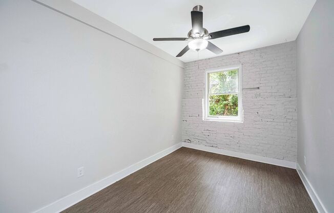 2 beds, 1 bath, 850 sqft, $2,100, Unit 111