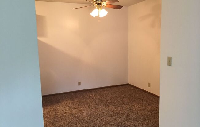 2 beds, 1 bath, 809 sqft, $1,134, Unit 901-43 (Style E)