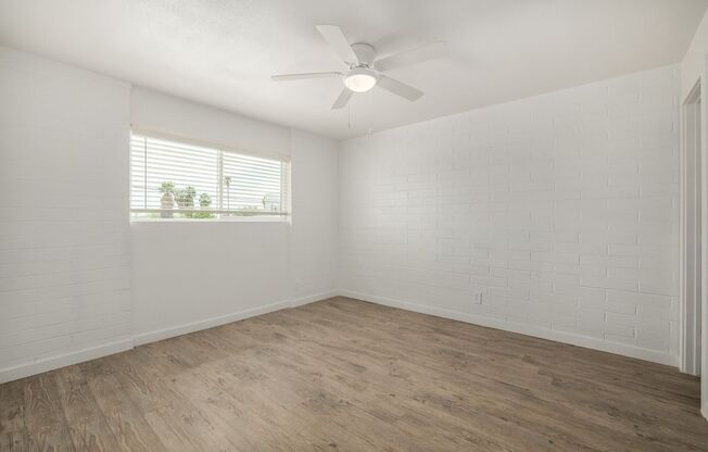 2 beds, 1.5 baths, 900 sqft, $1,279, Unit 32