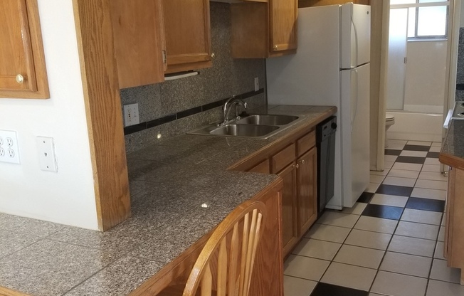2 beds, 1 bath, 650 sqft, $1,895, Unit 680-217